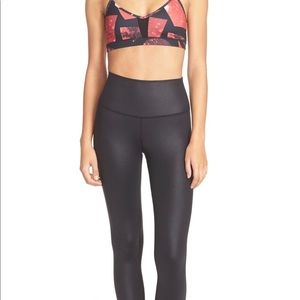 Alo Yoga Highwaist Airbrush Capri Legging XS